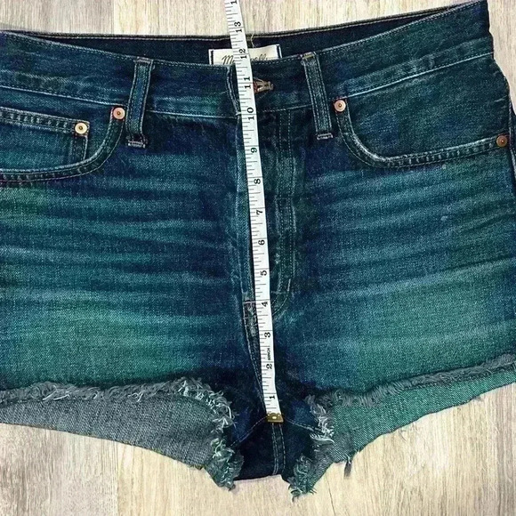 Madewell The Dad Jean Shorts Cutoff Dark Wash Denim High Rise Button Fly Size 27 - Picture 9 of 10